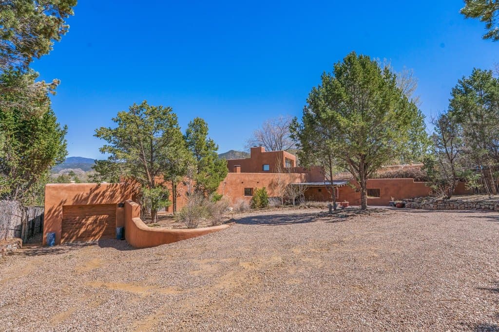 613 Camino Del Monte Sol, Santa Fe