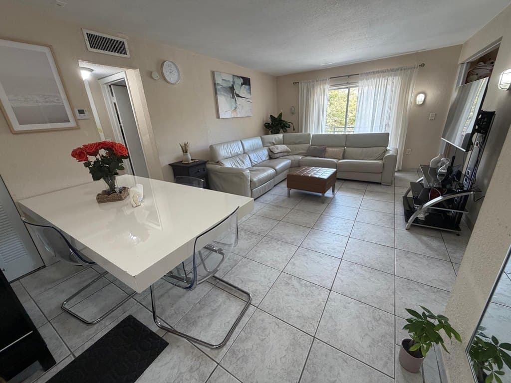 4841 NW 7th St Unit 308-4