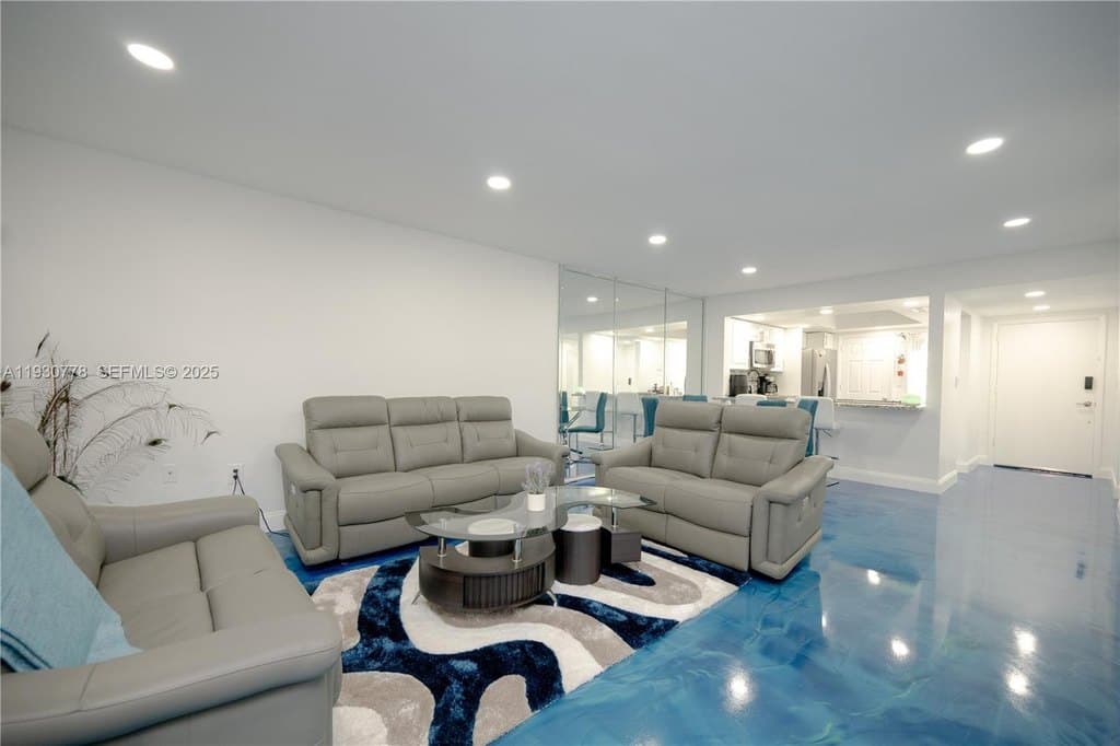 1551 NE Miami Gardens Dr Apt 225