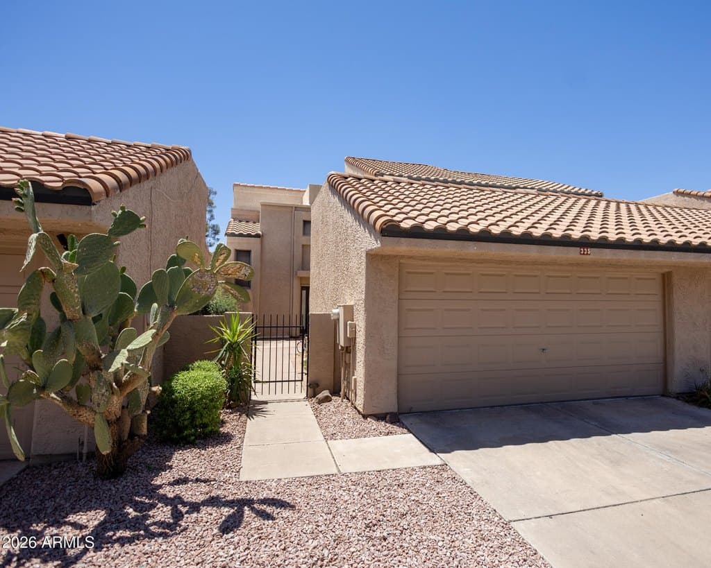335 E Bluebell Ln, Tempe