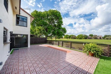 10340 NW 5th Ter Unit 1-26