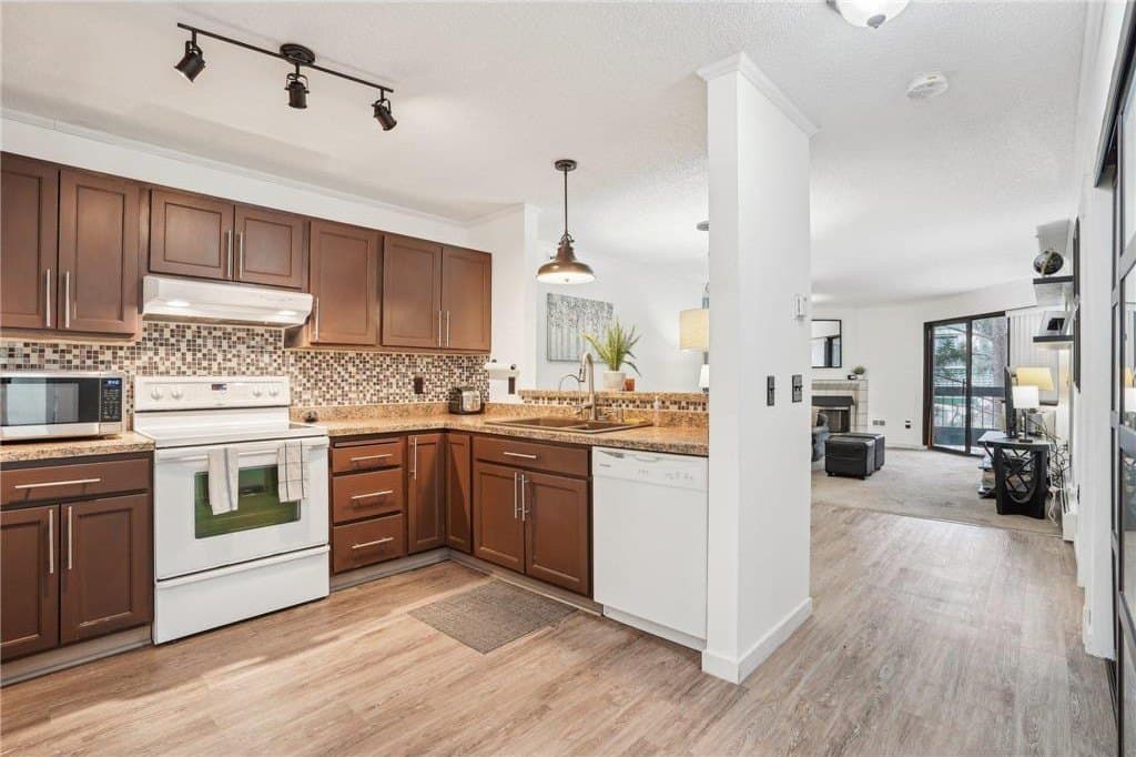 7621 Edinborough Way Apt 2201, Edina