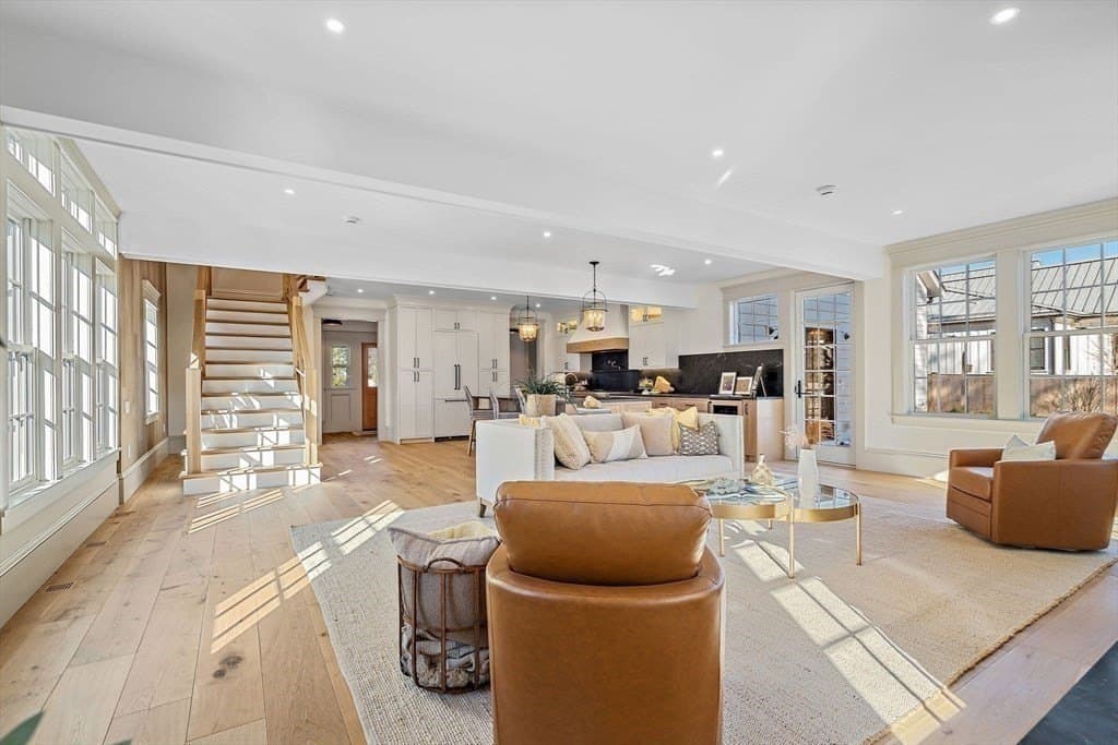 16 Hatch Farm Ln, Concord