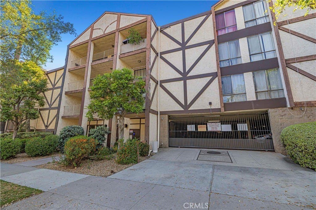 125 N Allen Ave Apt 213, Pasadena