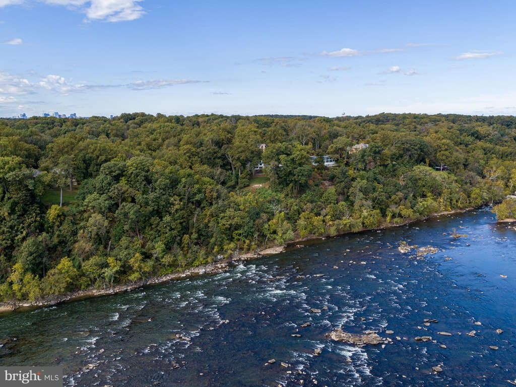 1175 Crest Ln, McLean