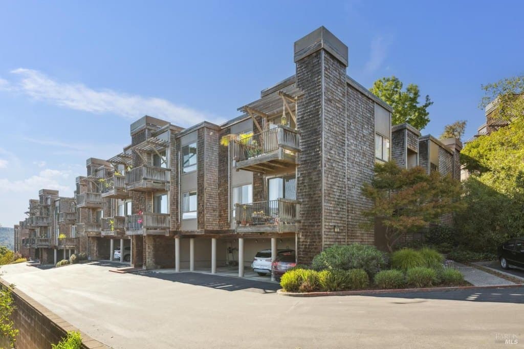 561 Seaver Dr, Mill Valley