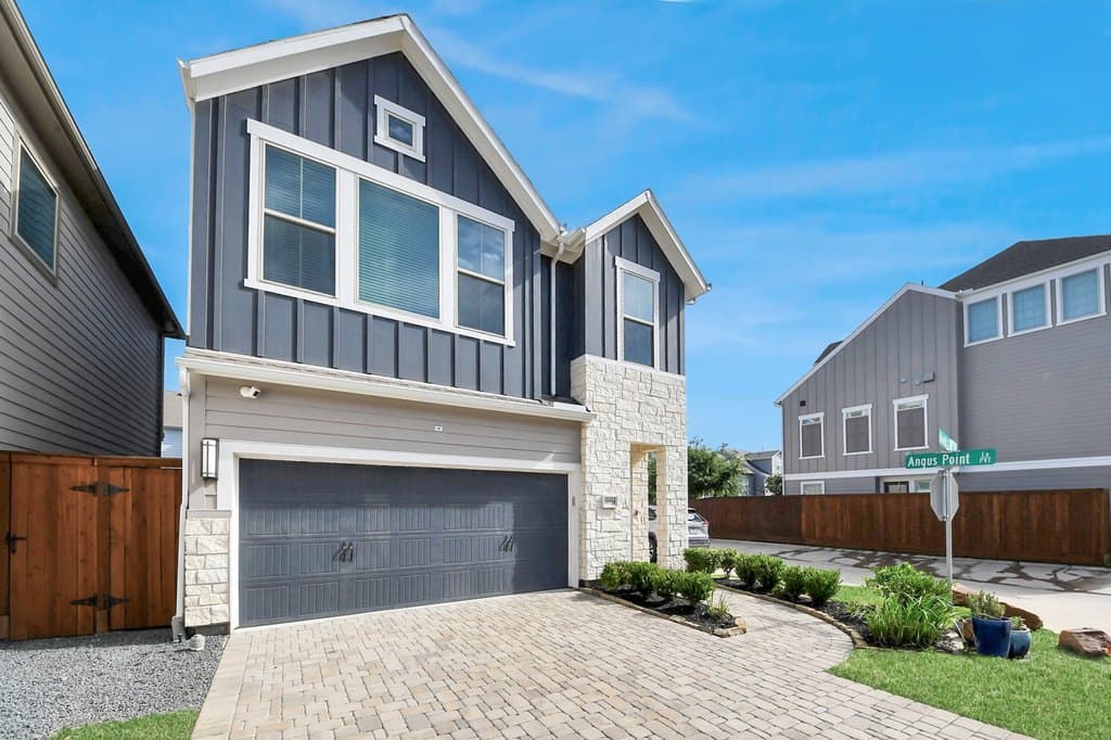 10954 Hewitt Cliff Ln