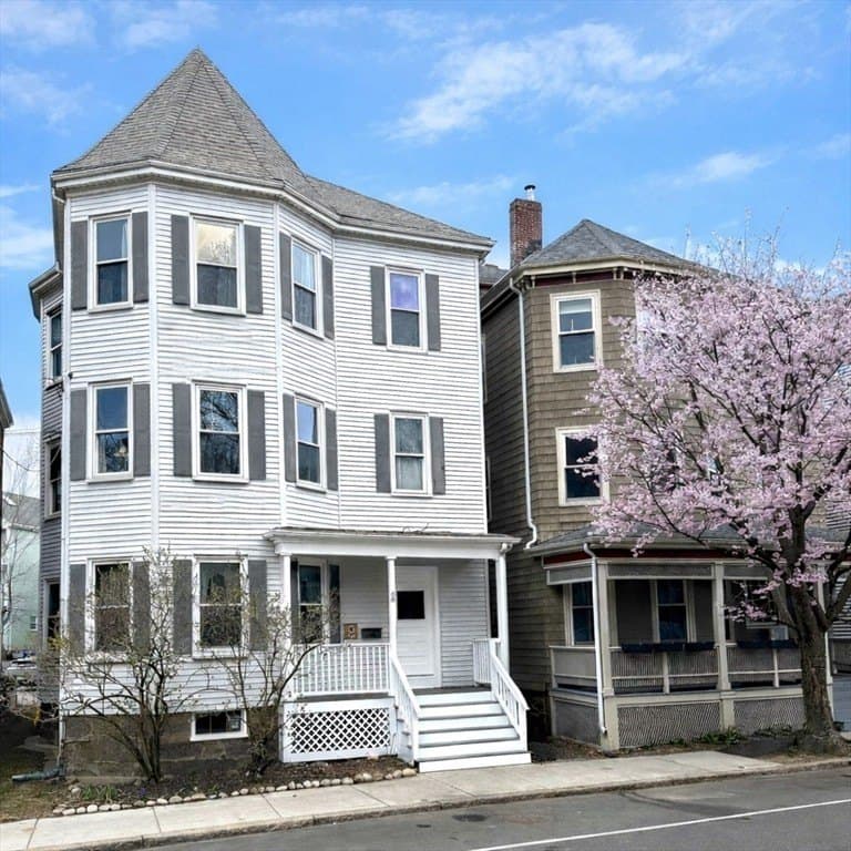 68 Chestnut St Apt 2, Brookline