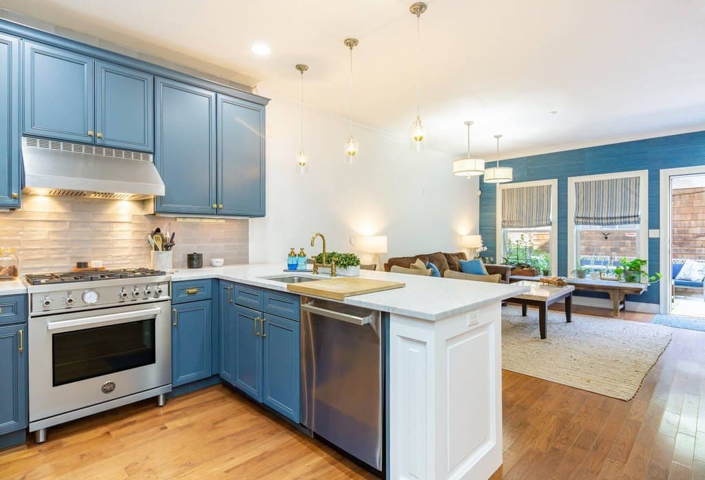 29 Andrew Ct # 29, Southampton