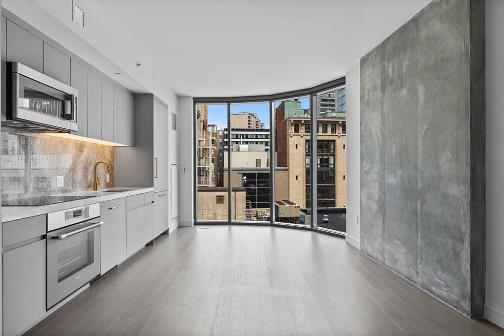 55 Lagrange St Unit 1010