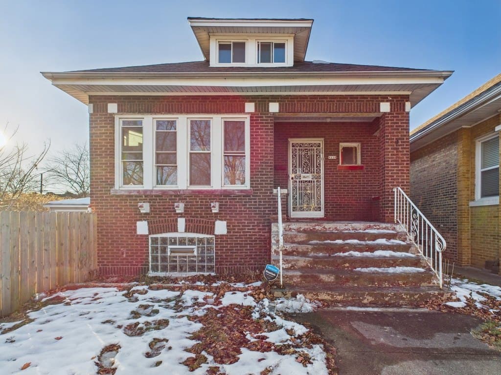 8116 S Marquette Ave