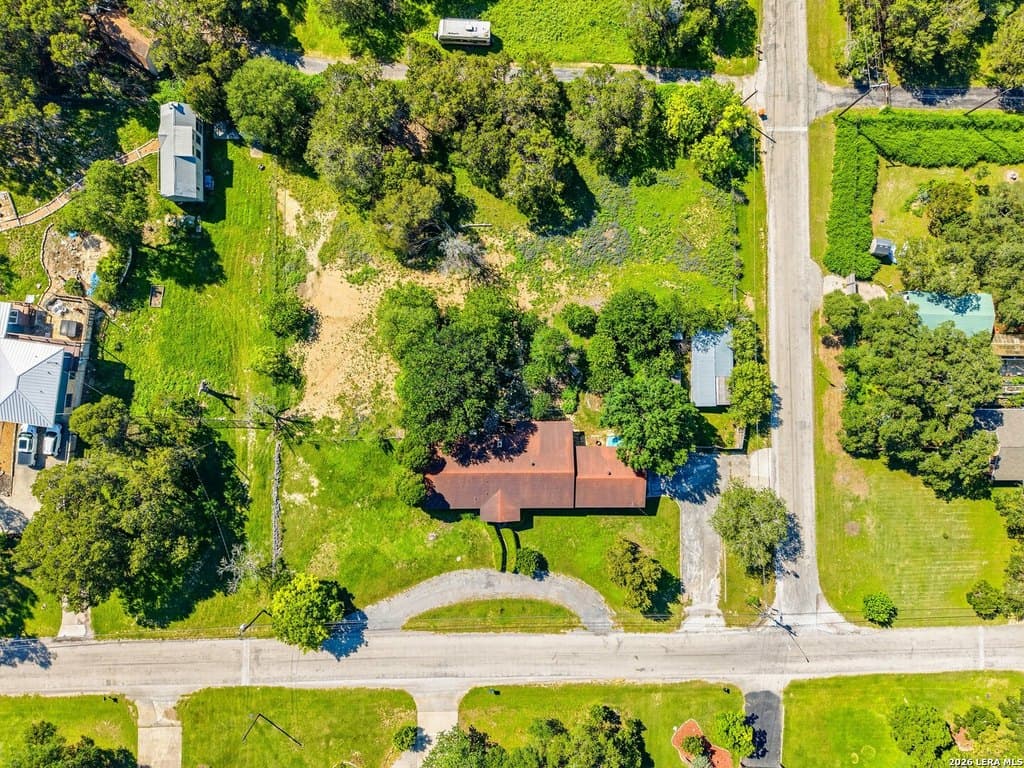359 Lark Ln, New Braunfels