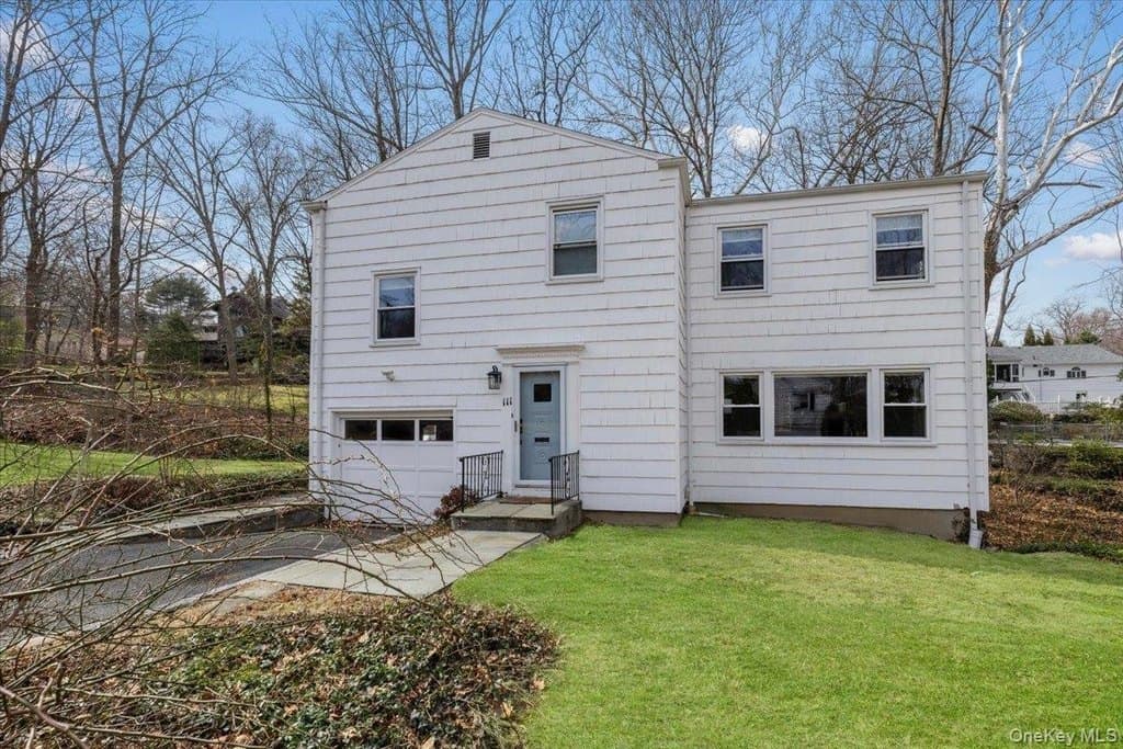 111 Spier Rd, Scarsdale