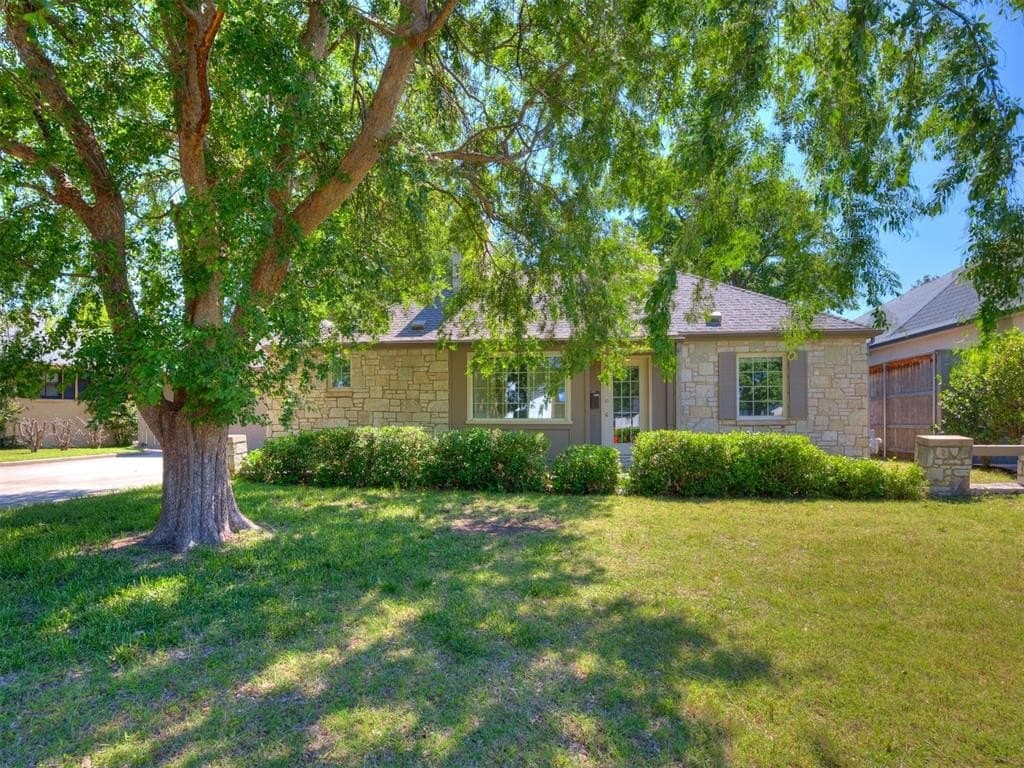 6407 N Hillcrest Ave, Nichols Hills