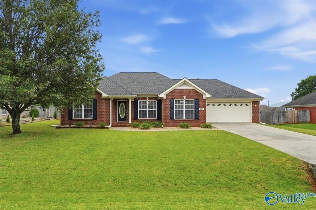 239 Morning Star Dr, Huntsville