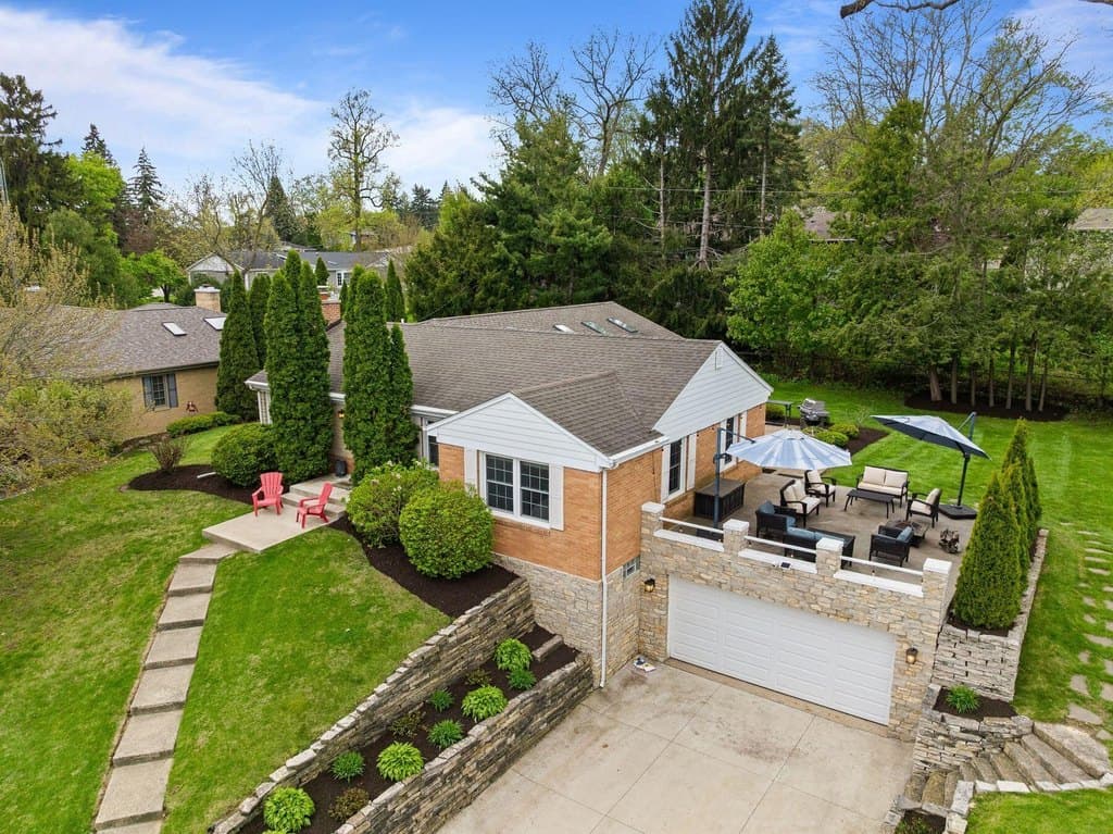224 Lookout Dr, Lake Geneva