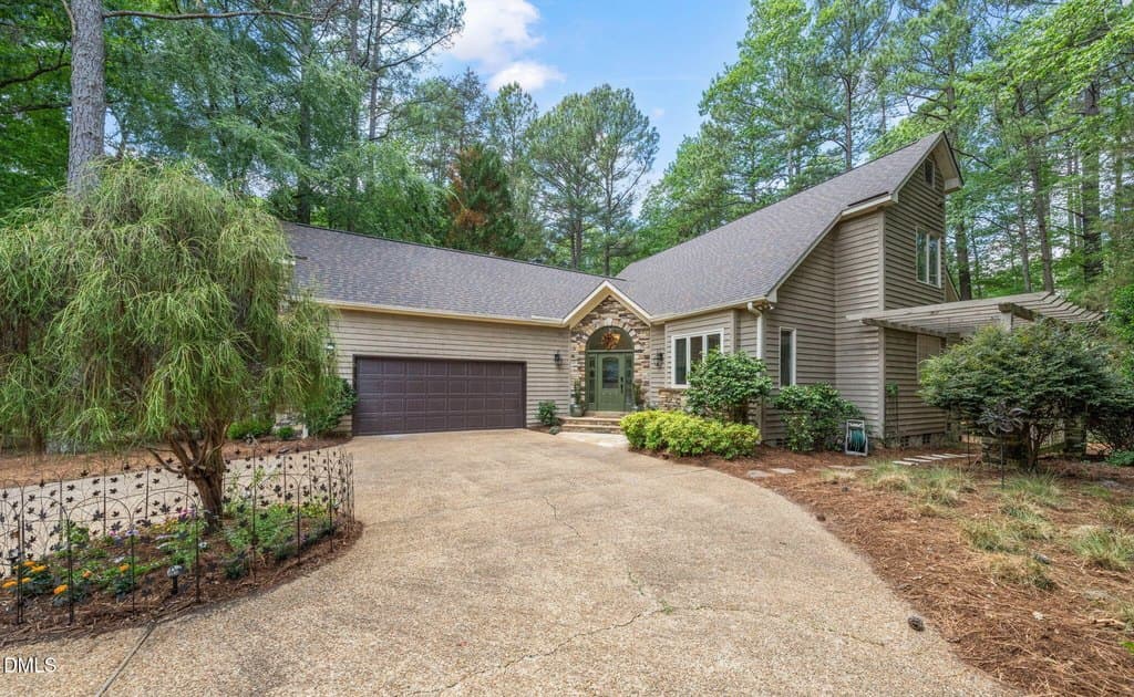 4 Hunters Green Ct, Durham