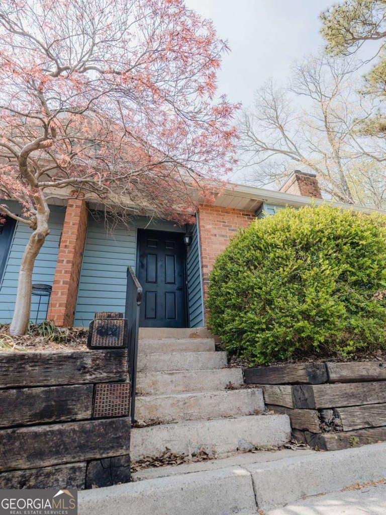 1195 Minhinette Dr Apt G, Roswell