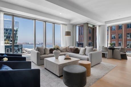 135 Seaport Blvd Apt 1902