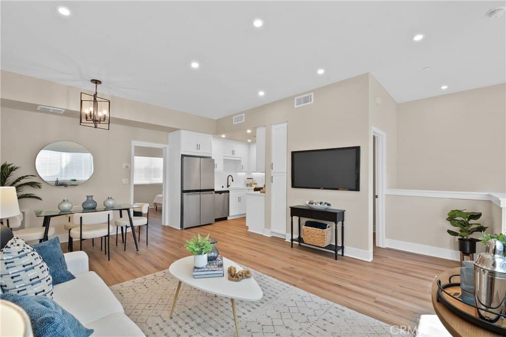 18082 Prairie Ave Apt 102, Torrance