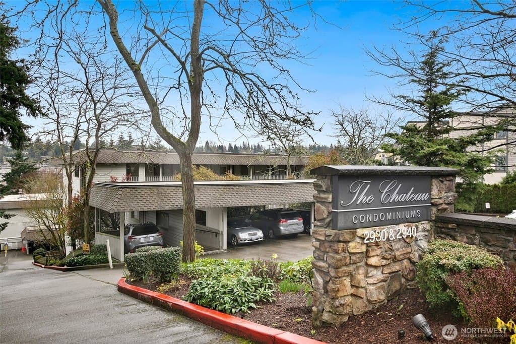 2930 76th Ave SE Apt A203, Mercer Island