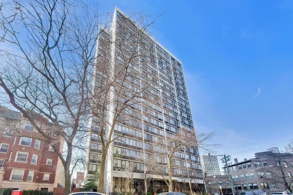 2754 N Hampden Ct Apt 1203