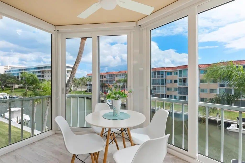 1250 N Portofino Dr Apt 304, Sarasota