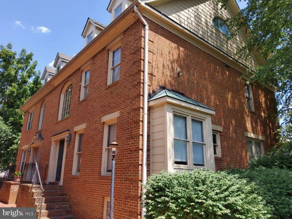 1537 Cedar Ave, McLean