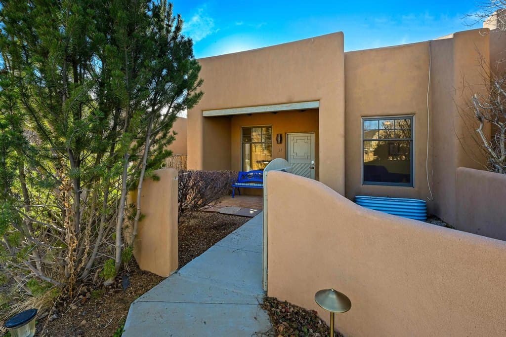 1040 Calle Palomita Apt 11, Taos