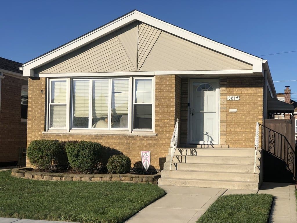 5814 S Massasoit Ave