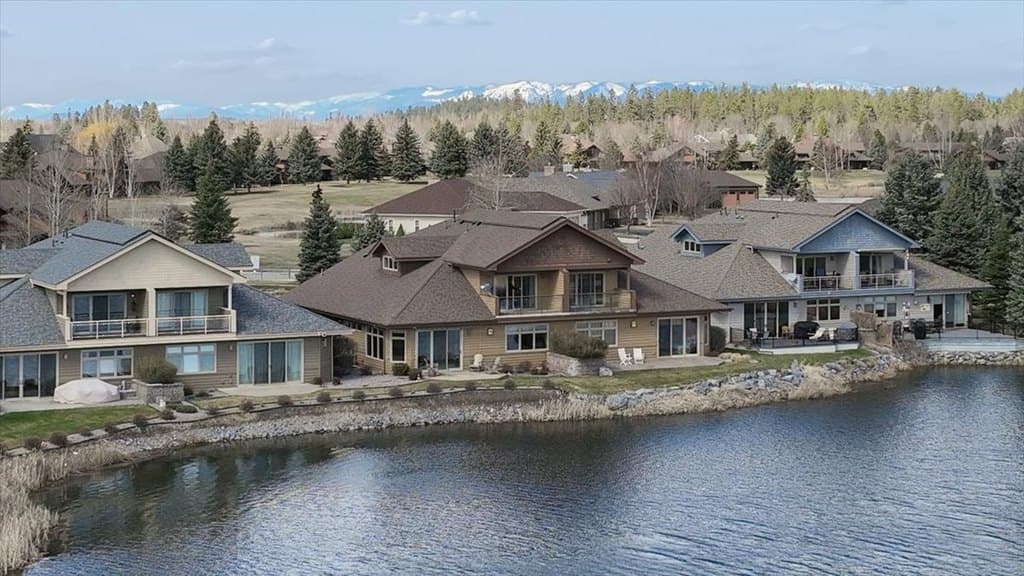 27 Bay Harbor Dr, Bigfork