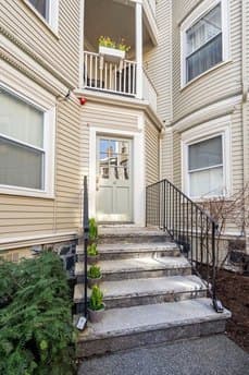 14 Linden St Apt 3