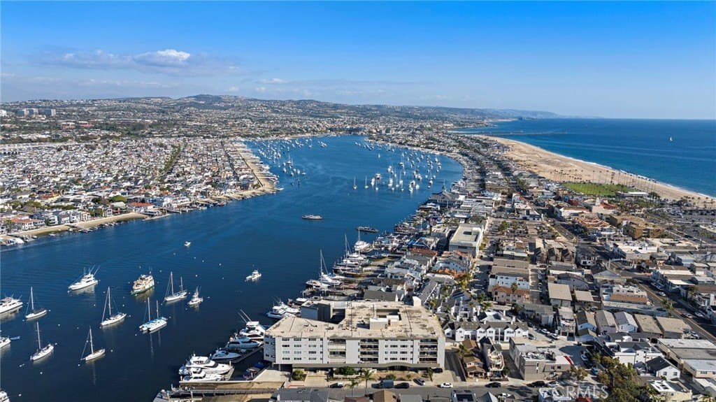 310 Fernando St Apt 303, Newport Beach