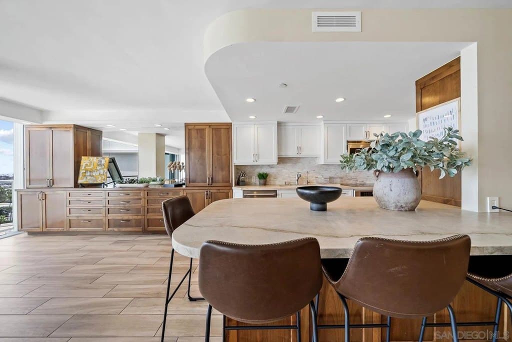 1780 Avenida Del Mundo Unit 901, Coronado