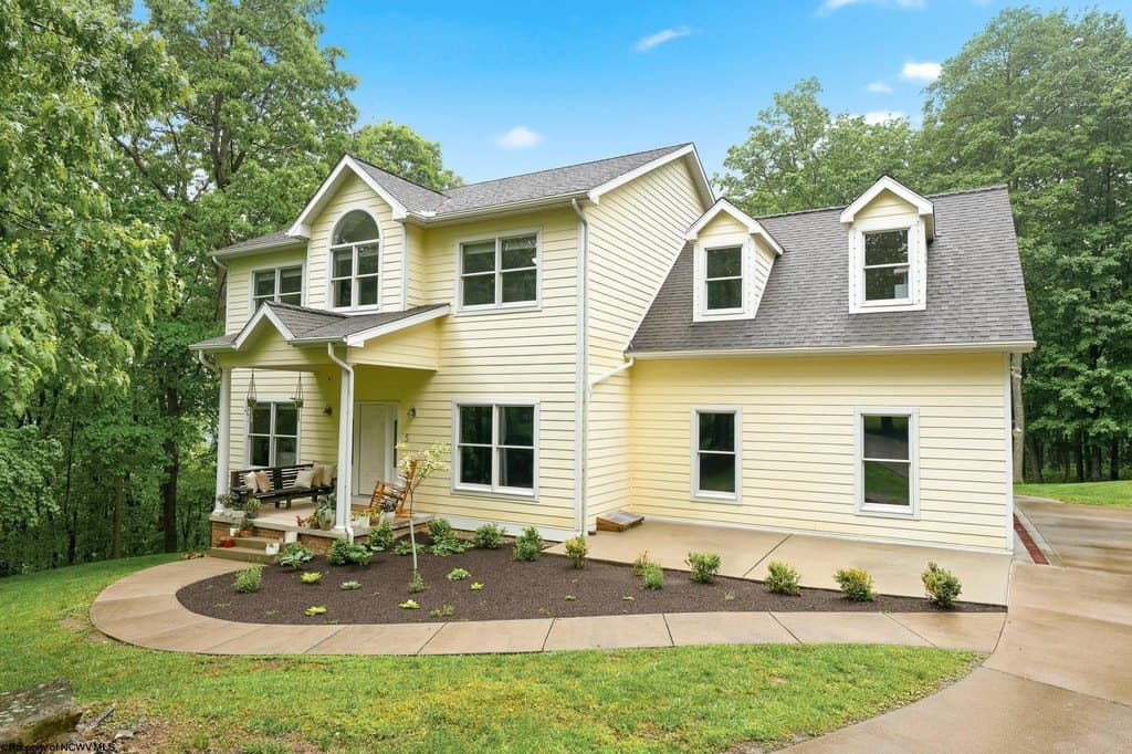 5 Squirrel Ln, Morgantown