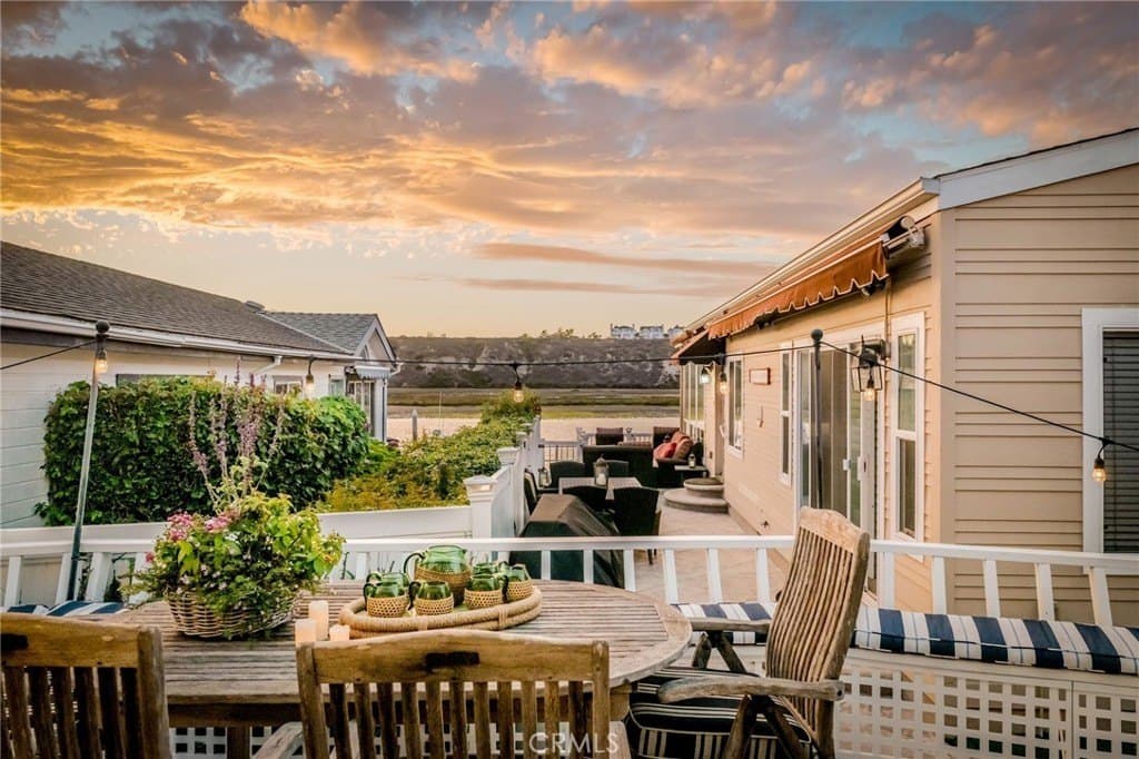 11 Saratoga, Newport Beach