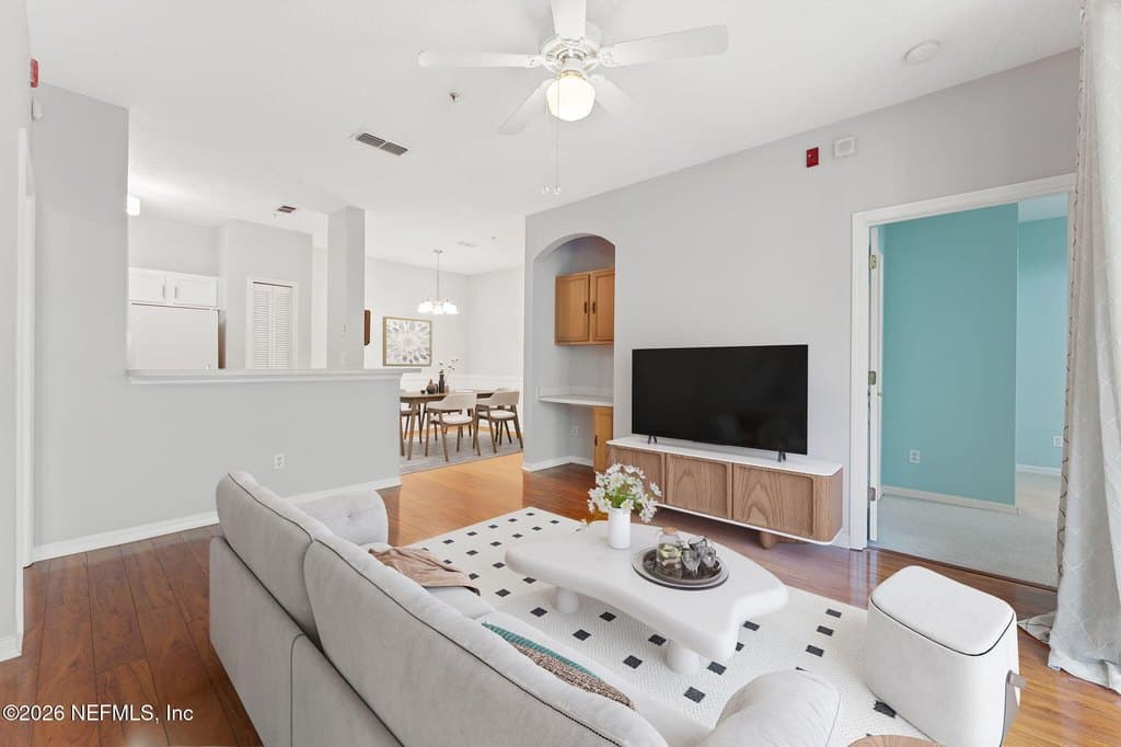 8601 Beach Blvd Apt 320, Jacksonville