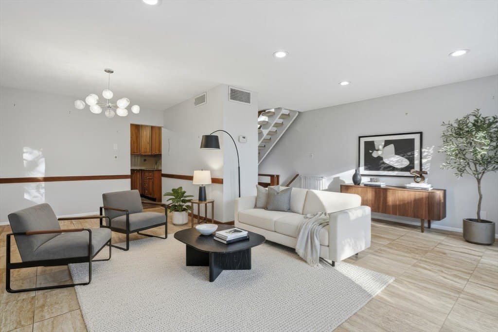184 Rawson Rd, Brookline