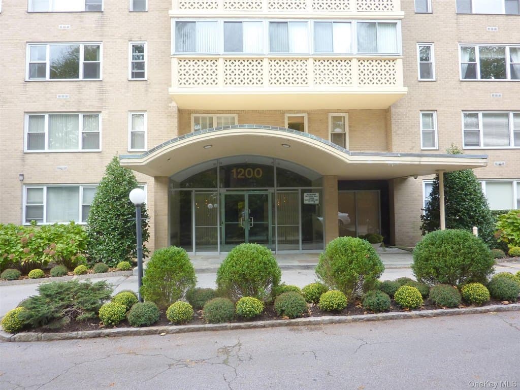 1200 Midland Ave Apt 8F, Bronxville