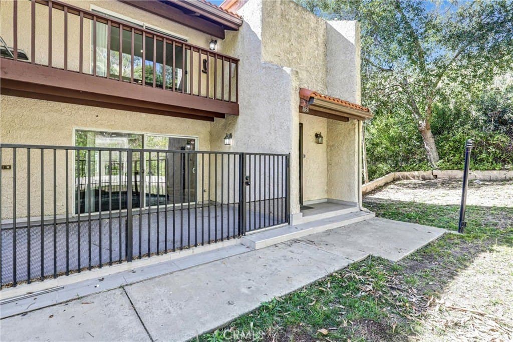 8038 Via Pompeii, Burbank