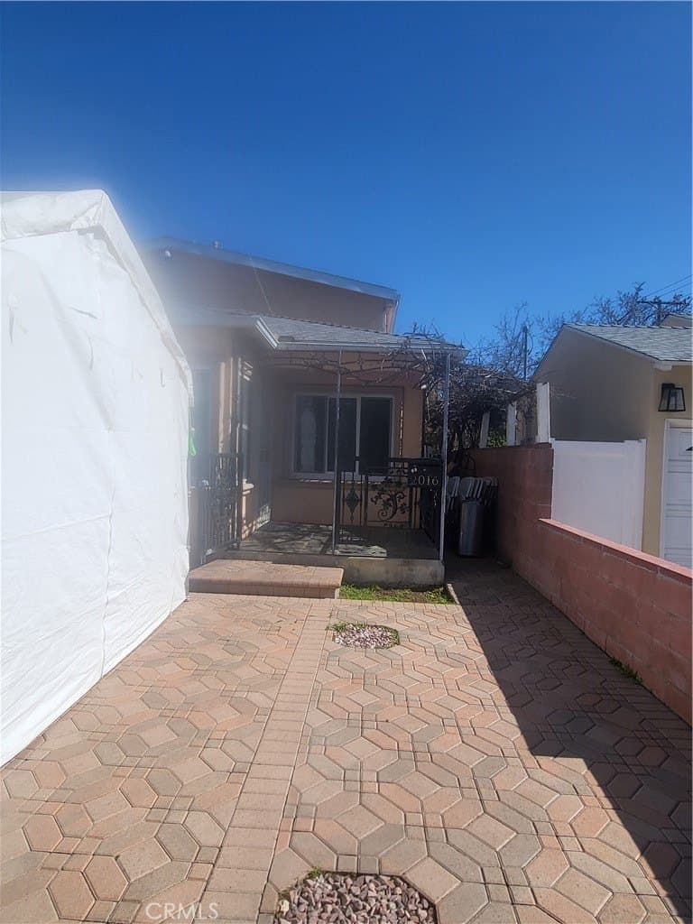 2016 N Screenland Dr, Burbank