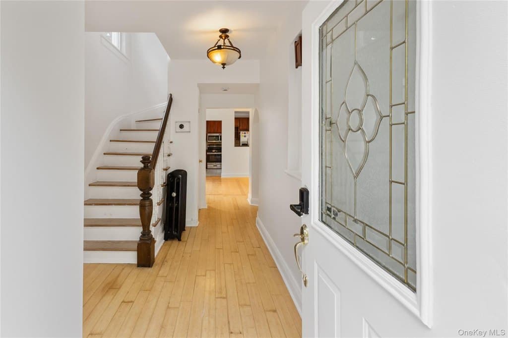 15 Desmond Ave, Bronxville