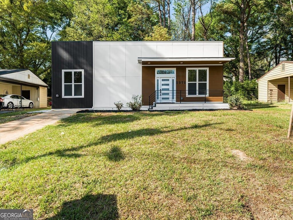 1571 Mary George Ave NW