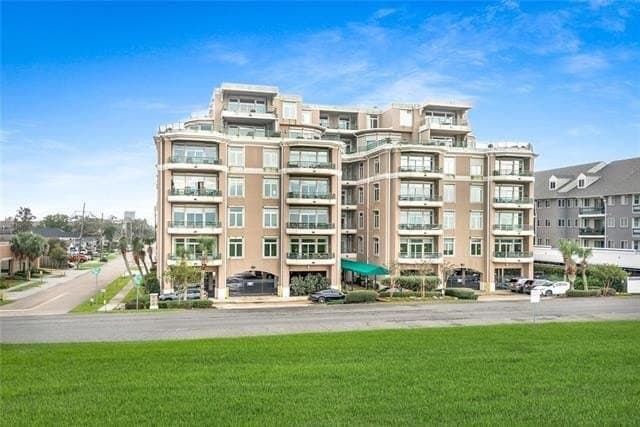 400 Metairie Hammond Hwy Apt 2C, Metairie