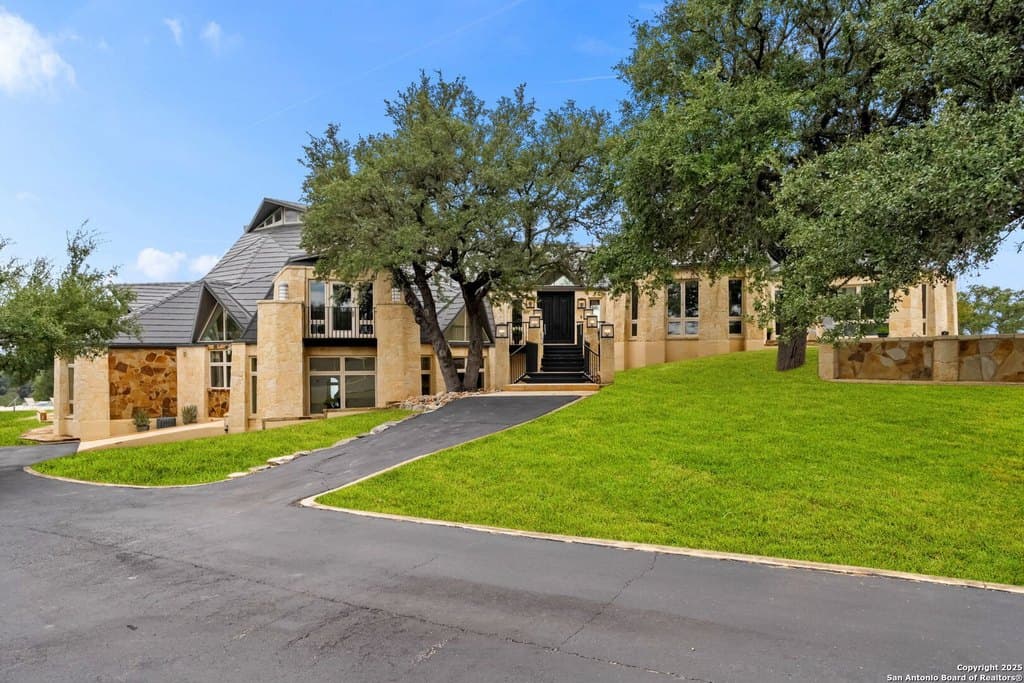 117 Clear Spring Dr, Boerne