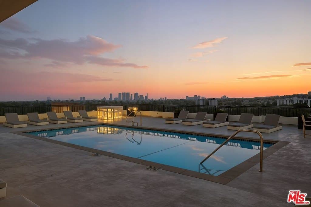 1100 Alta Loma Rd Apt 602, West Hollywood