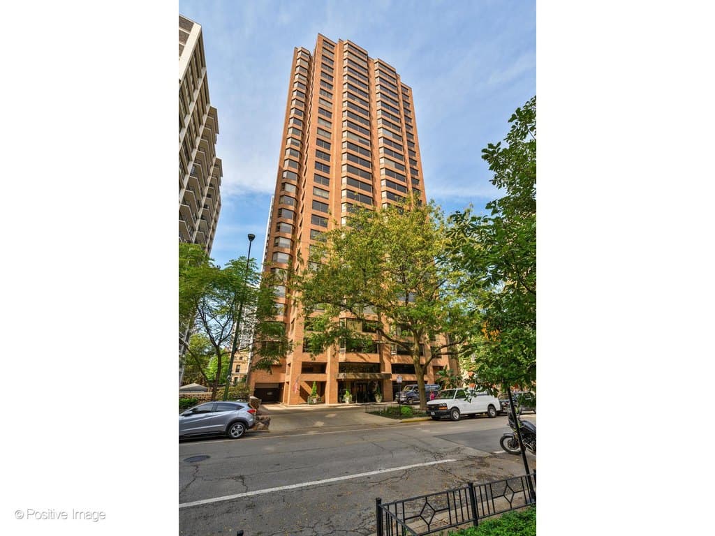 1410 N State Pkwy Apt 27A