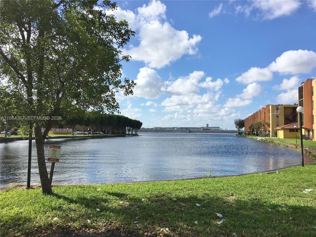 4721 NW 7th St Unit 104-12