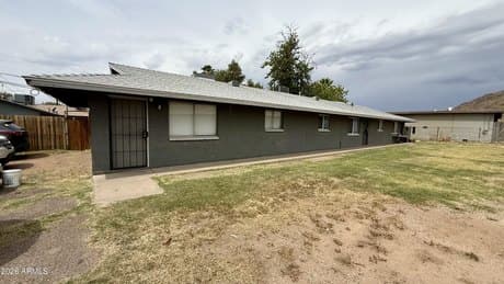 1638 W Desert Cove Ave Apt B