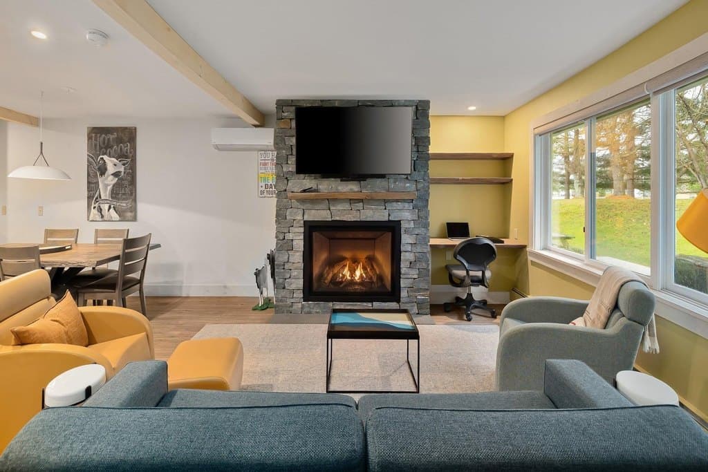 55 Village Green Dr Unit 3D, Stowe